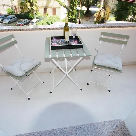 Bright&modern 2-bedroom Flat In Pula