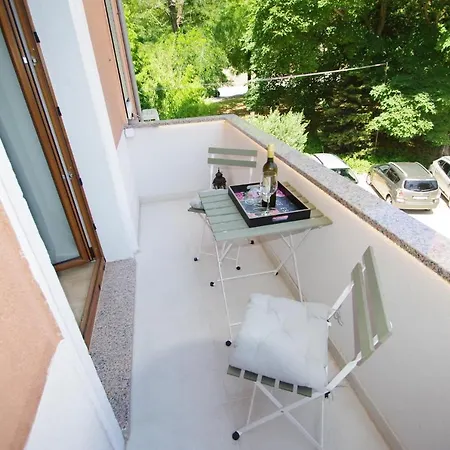 Bright&modern 2-bedroom Flat In