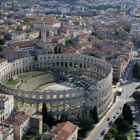 Lägenhet Bright & Modern 2-bedroom Flat In