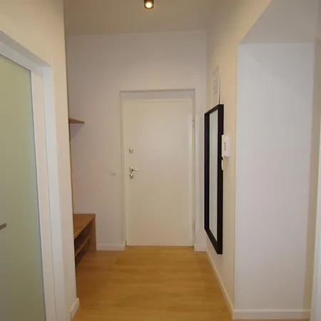 Bright & Modern 2-bedroom Flat In Lägenhet Pula