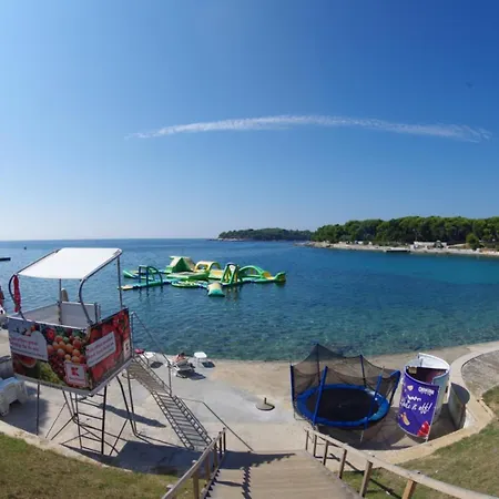 Bright & Modern 2-bedroom Flat In * Pula