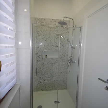Apartment Bright & Modern 2-bedroom Flat In
