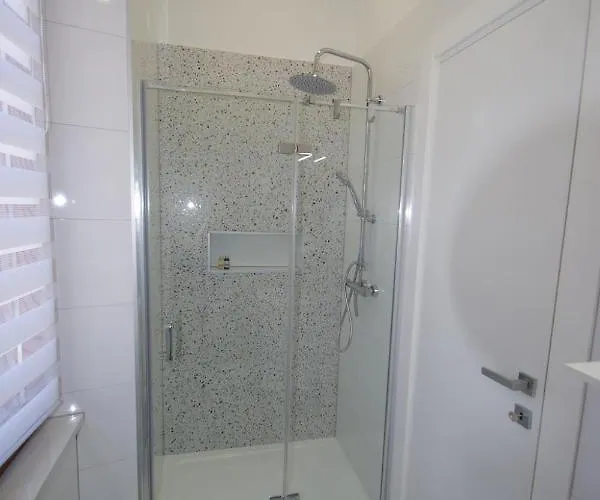 Apartman Bright & Modern 2-bedroom Flat In