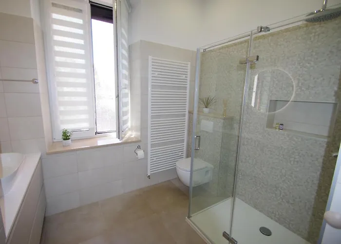 Bright & Modern 2-bedroom Flat In Pula