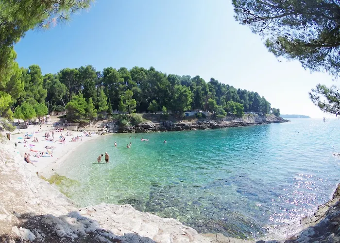 Bright & Modern 2-bedroom Flat In * Pula